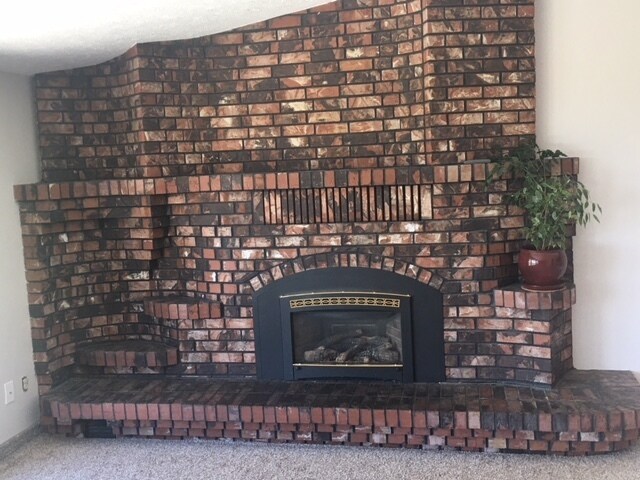 Building Photo - 3+ Bedroom, 3 Bath Available in quiet Spok...