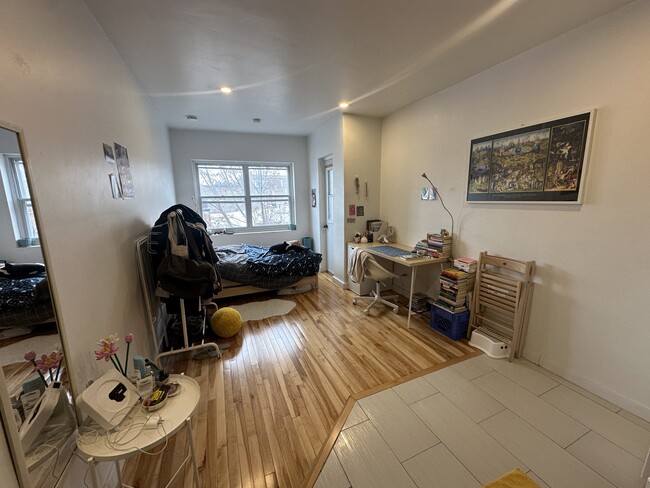 Living room - 1225 Rue Gilford