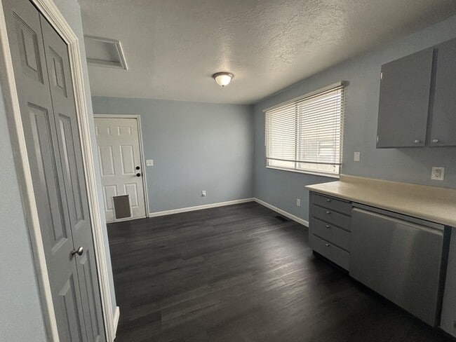 Building Photo - 4042 Powder View Cir