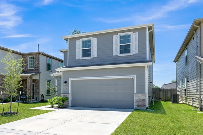 Building Photo - 7314 Madison Cmns Ln