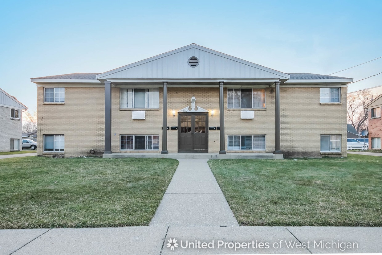Primary Photo - 2961 Taft Ave SW