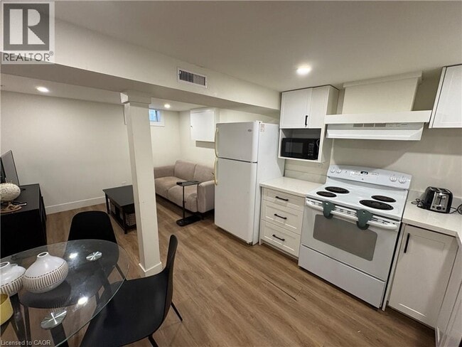 Building Photo - 174 East Avenue N