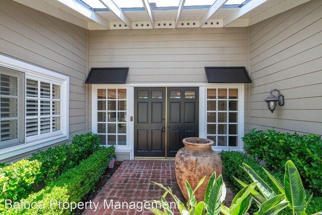 Building Photo - 4 br, 2.5 bath House - 6286 Sierra Siena Rd