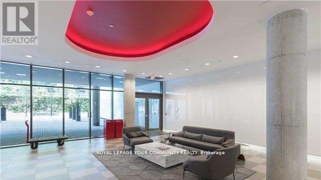 Photo du bâtiment - 560-560 King St W
