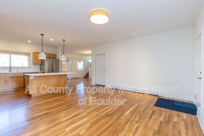 Building Photo - 1635 Quince Ave