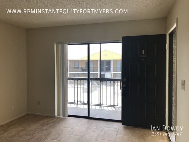 Building Photo - 5323 Summerlin Rd
