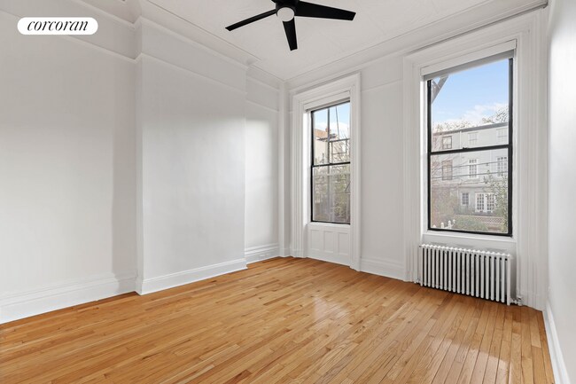 Foto del edificio - 324 Degraw St