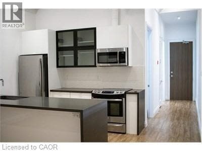 Building Photo - 220 Dundurn St S