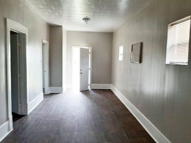 Foto del edificio - 932 Dallas Ave