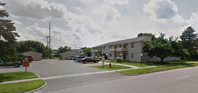 Building Photo - 2204 Valleyhigh Dr NW