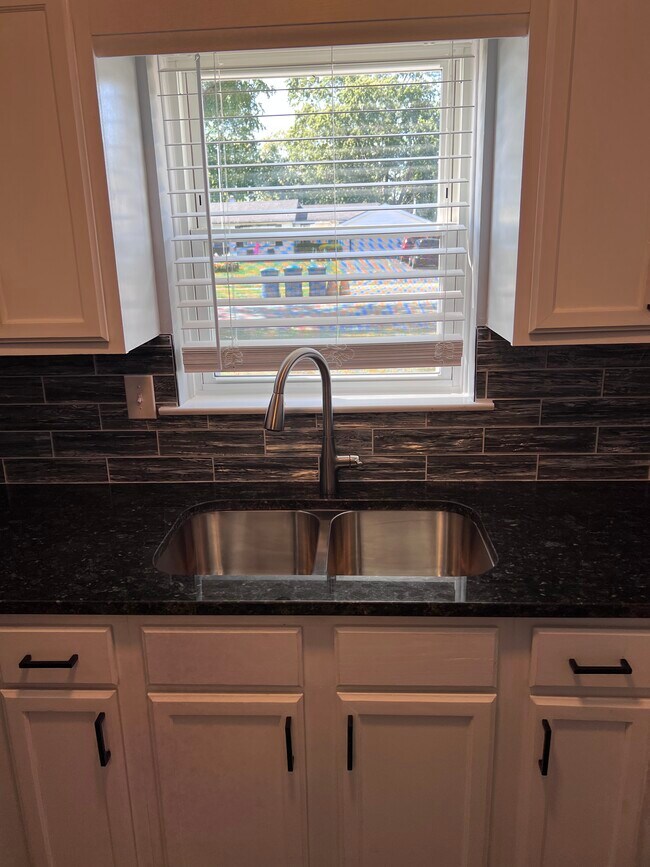 3760 W 120th St Unit 1A, Alsip, IL 60803 Condo for Rent in Alsip, IL