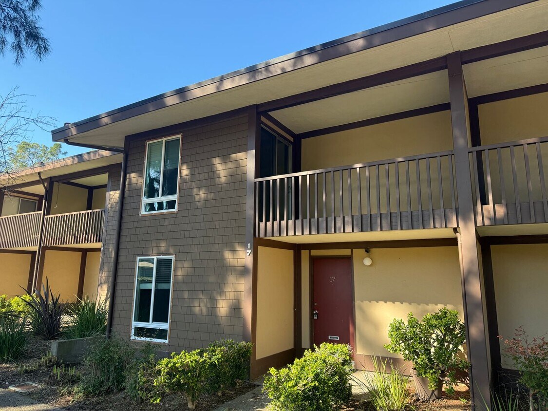 SPACIOUS 3 BEDROOM CONDO IN THE MEADOWS HOA – TERRA LINDA - SPACIOUS 3 BEDROOM CONDO IN THE MEADOWS HOA – TERRA LINDA