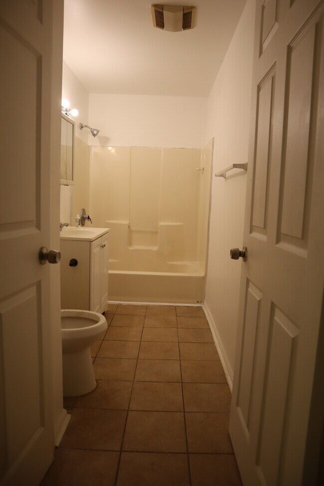 Bathroom - 685 S 19th St