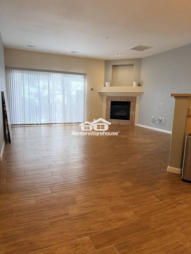Foto del edificio - New Price! Updated 2/2 Condo with Amenities! Washer/Dryer FREE Carport Parking in Ken Caryl!