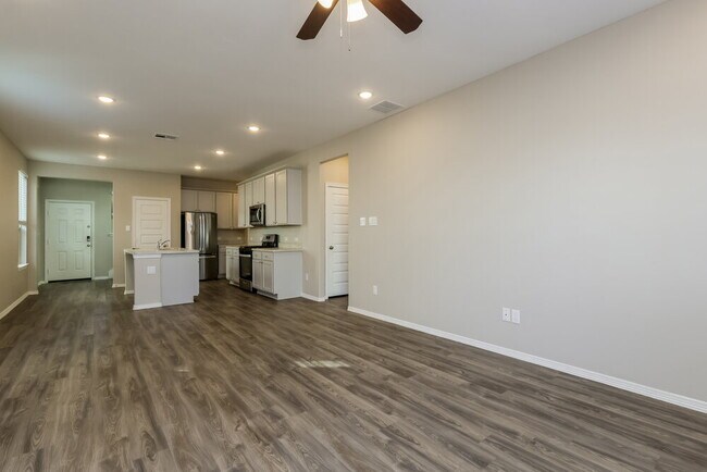 Foto del edificio - 16731 Rover Ln