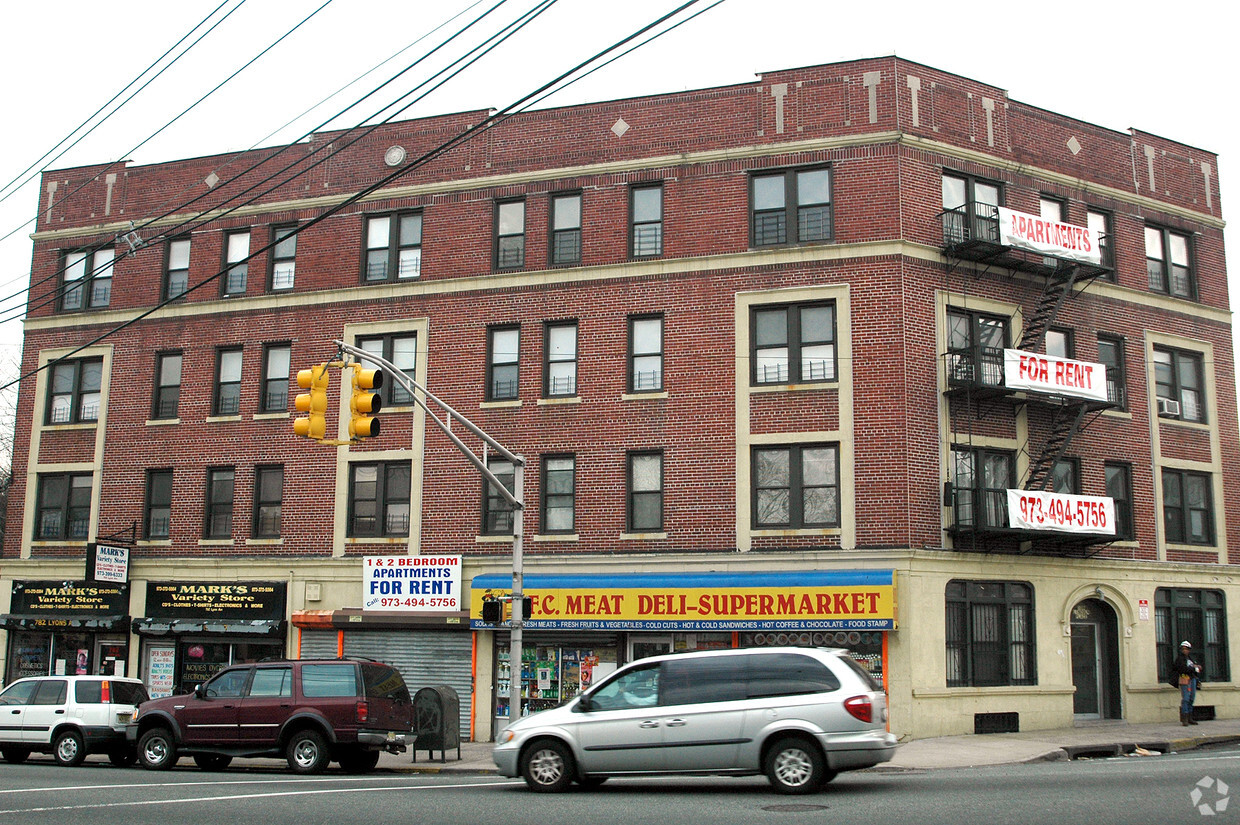 Building Photo - 780 Lyons Ave