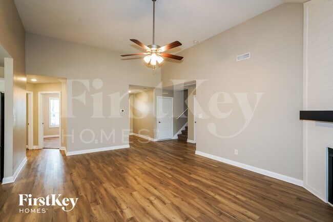 Foto del edificio - 1046 Whitney Dr