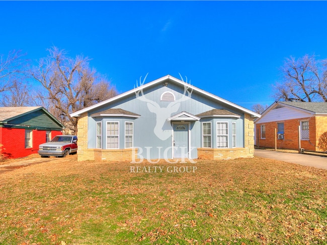 Building Photo - 211 E Harmon Dr