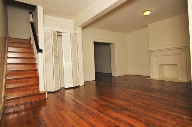 Foto del edificio - 336 E University Pkwy