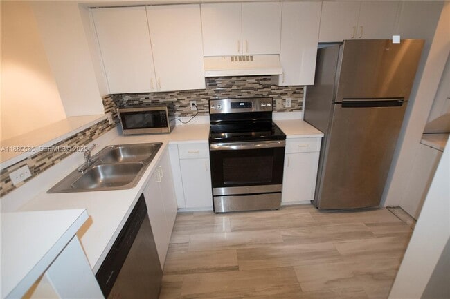 Building Photo - 12130 St.Andrews Pl