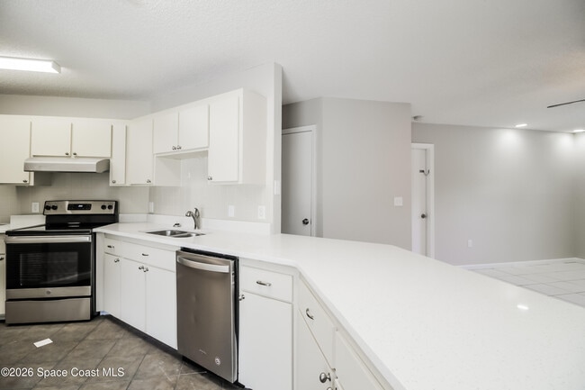 Building Photo - 6054 Cardiff Ave