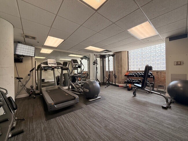 Foto del edificio - 320 E 21st St