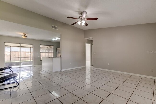 Building Photo - 1007 Pine Ridge Cir