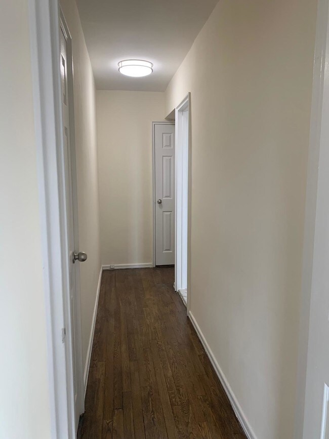 Building Photo - 189-14 Crocheron Ave