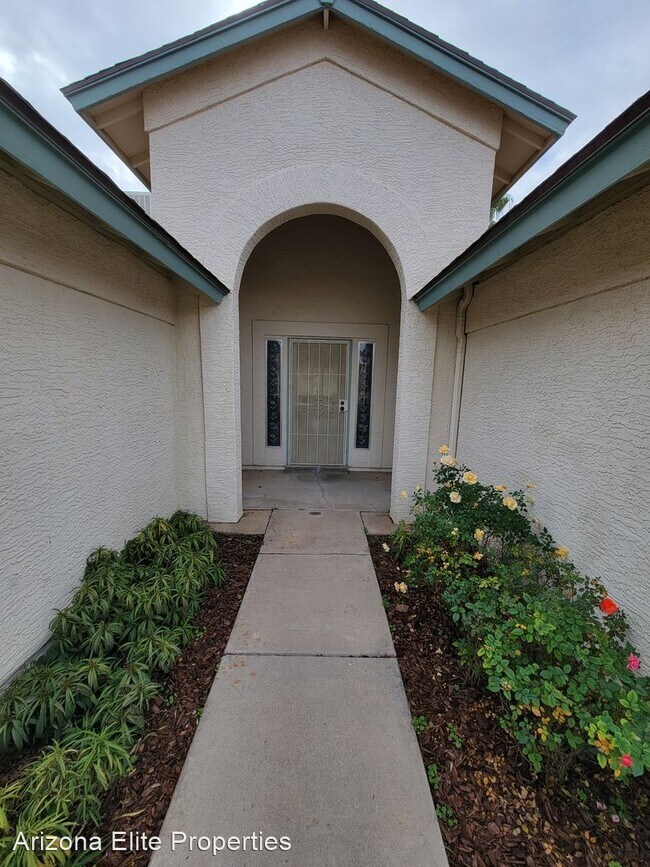 Building Photo - 4 br, 2 bath House - 4119 E Topeka Dr