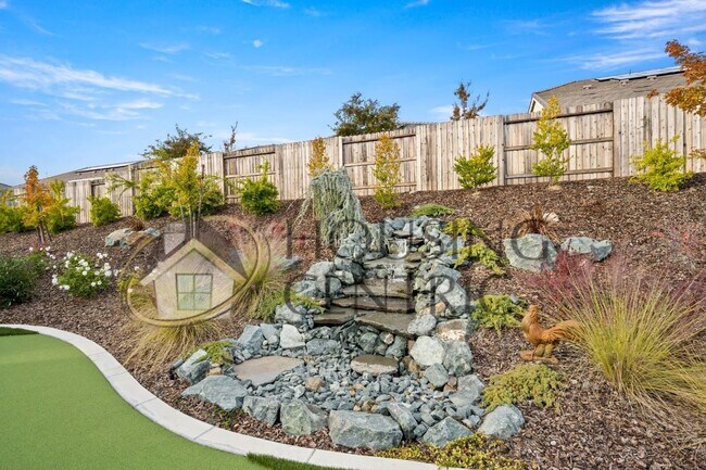 Building Photo - STUNNING Single Story Home with a Resort S...