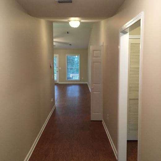 Building Photo - Chapelwood home with private backyard