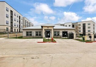 Building Photo - 2551 N Guadalupe St