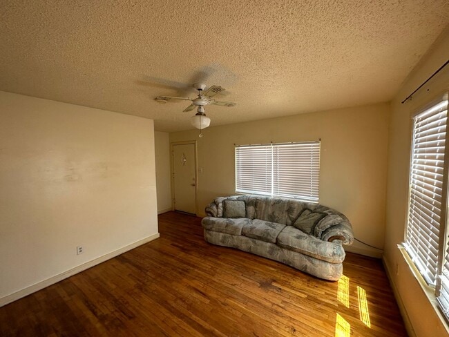 Foto del edificio - 3 Bed 1 Bath Home