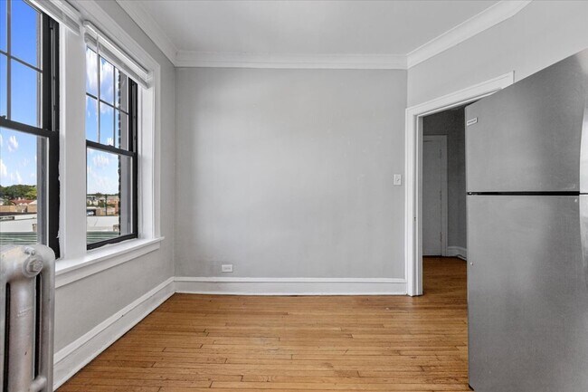 Foto del edificio - 3610 N Claremont Ave