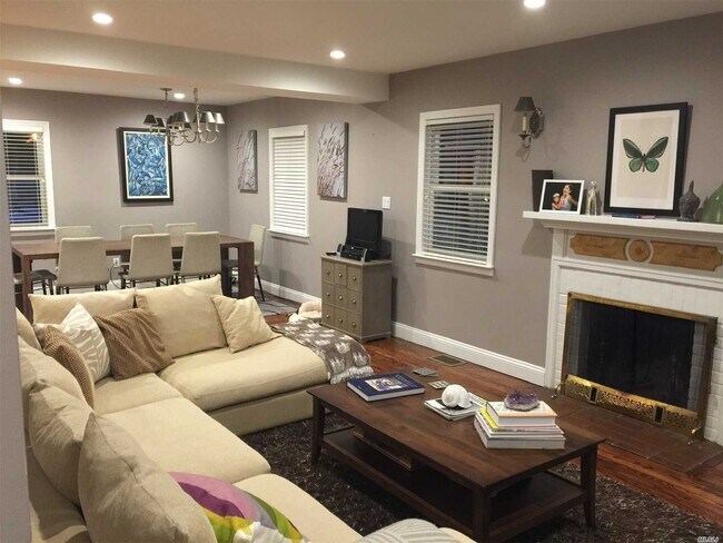 Foto del edificio - 7 Willits Rd