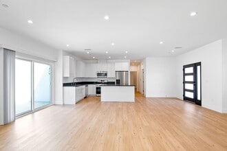 Building Photo - 18201 Sunburst St