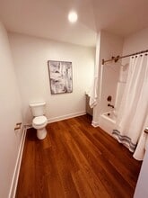 Building Photo - 204 N George St