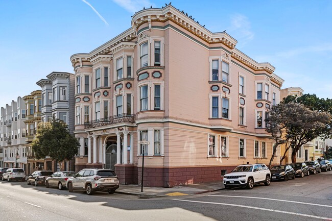 Building Photo - Gorgeous Apartment in the Mission Availabl...