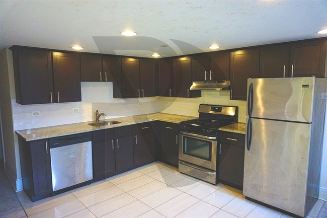 2519 N Lincoln Ave Unit 1b Chicago Il 60614 Apartment For Rent Primary Photo 2519 N Lincoln Ave