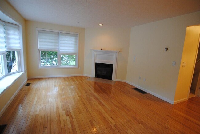 Building Photo - 45 Georgetown Dr