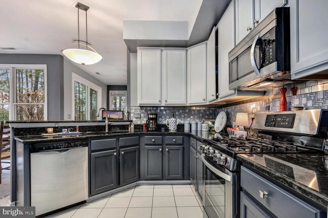 Building Photo - 7563 Tour Dr