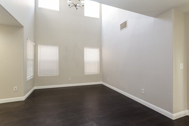 Foto del edificio - 9453 Grandview Spring Ave