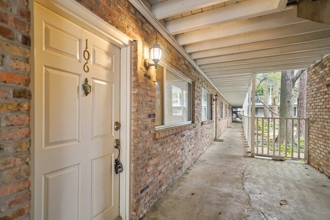 Building Photo - 4040 San Felipe St