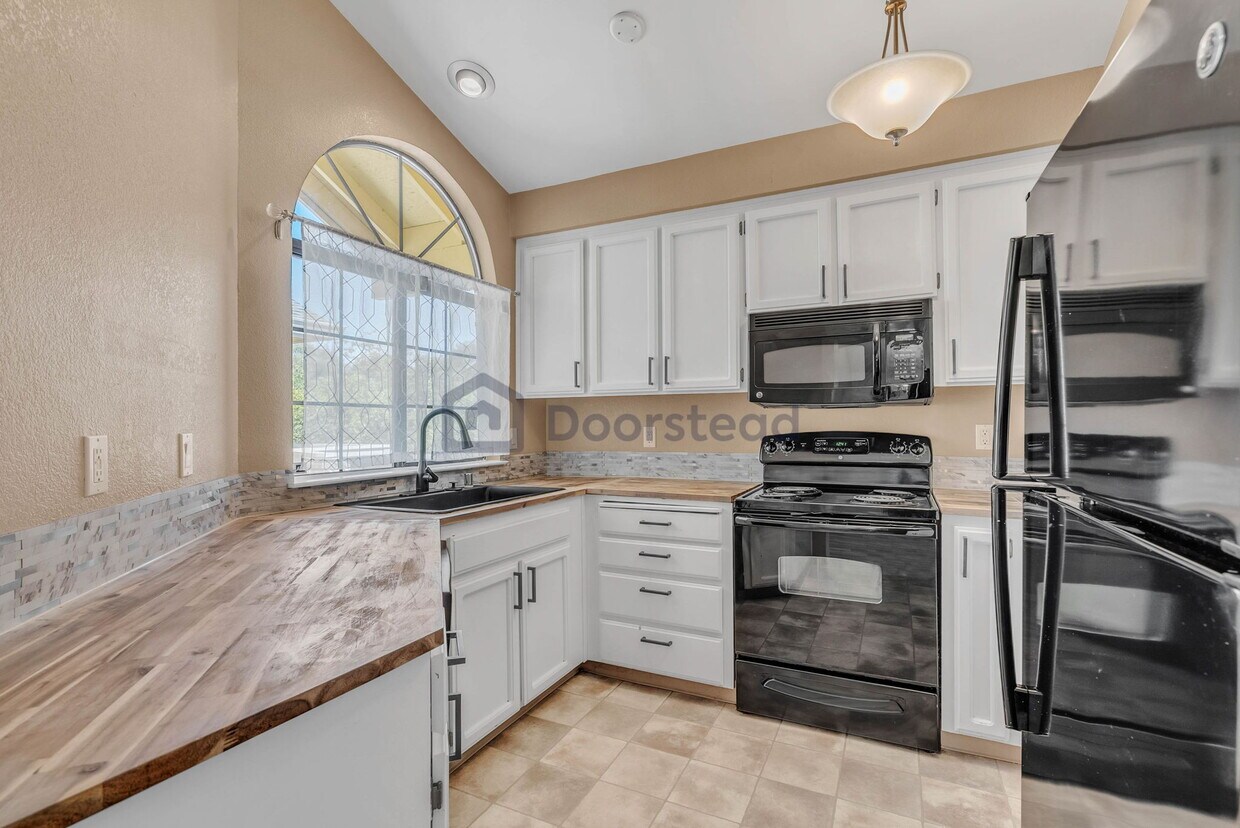 Primary Photo - 206 Devonwood