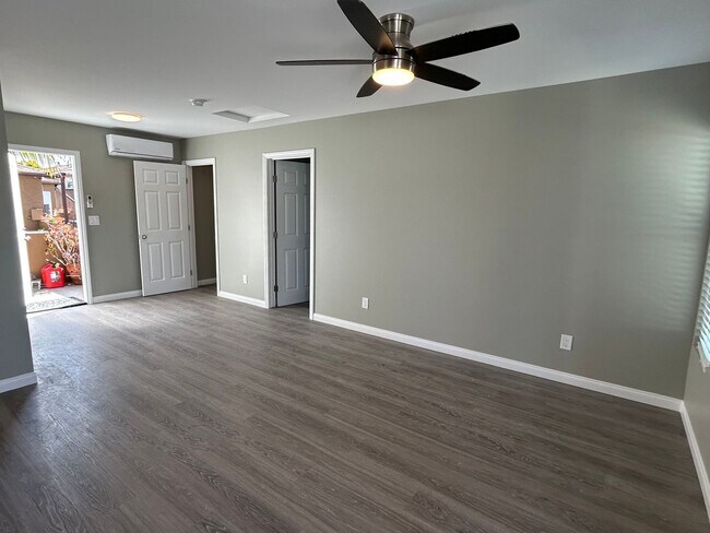 Foto del edificio - 1 Bed/1 Bath Newly Renovated