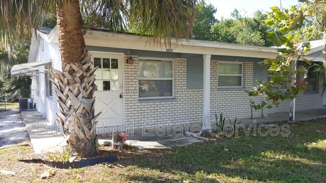 Foto del edificio - 6837 Forest Ave