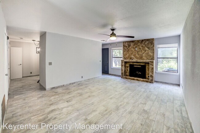 Foto del edificio - 3 br, 2.5 bath House - 1527 E 67th Ct