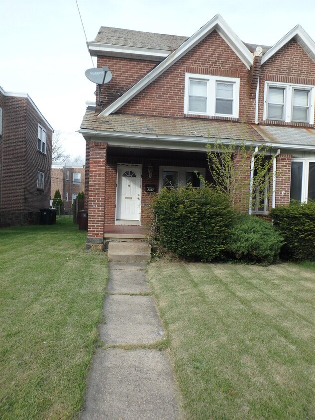 Building Photo - 311 W 36th St