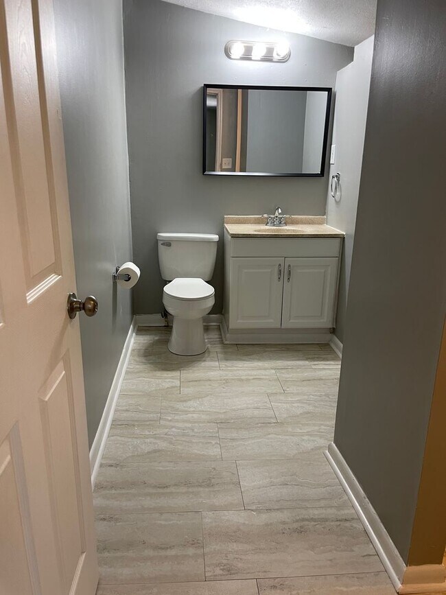 Foto del edificio - Fall Into Comfort! Spacious 3BR/2BA Upstai...