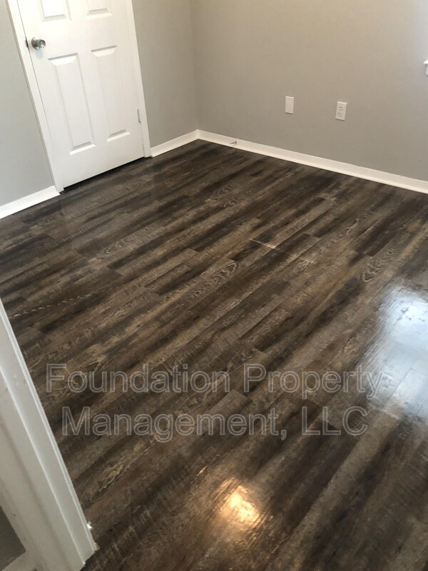 Building Photo - 1154 Western Park Dr